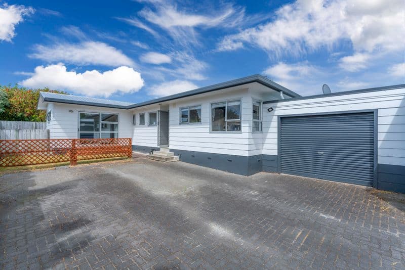 2/35 Otupai Street, Two Mile Bay, Taupo