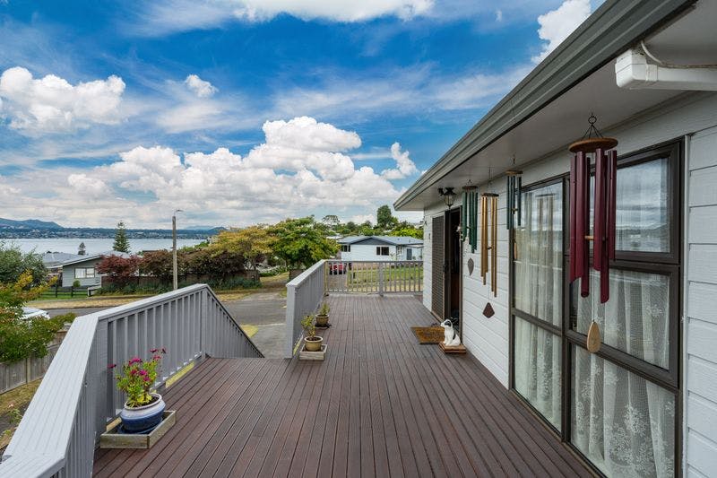 18 Shera Street, Acacia Bay, Taupo