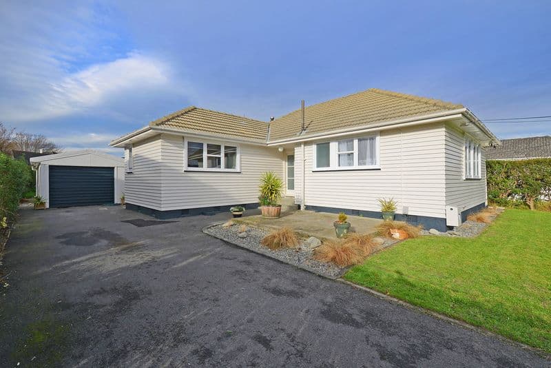 15 Robertson Street, Elderslea, Upper Hutt City