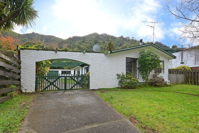 15 Hartford Crescent, Totara Park, Upper Hutt City