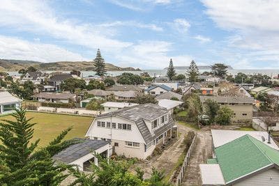 21 Grays Road, Plimmerton, Porirua City, Wellington | Tall Poppy 