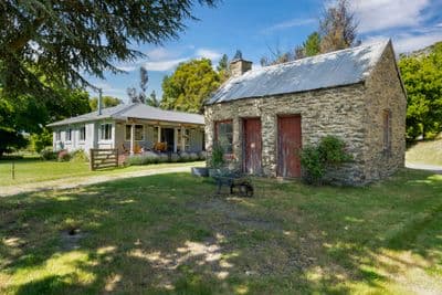 2821 Luggate - Cromwell Road, Queensberry, Central Otago, Otago | Tall Poppy 