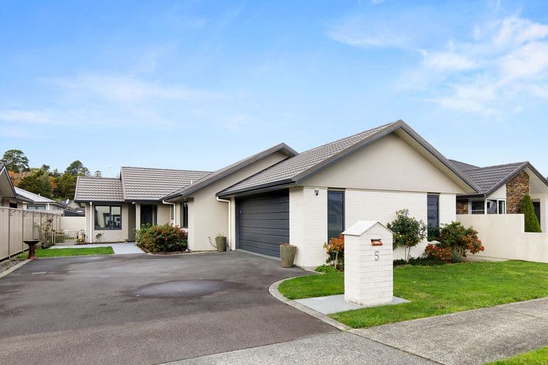 5 Vernon Grove, Brown Owl, Upper Hutt City, Wellington | Tall Poppy 