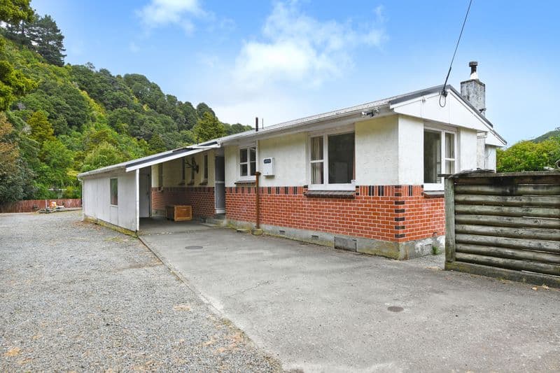 684 Main Road North, Te Marua, Upper Hutt City