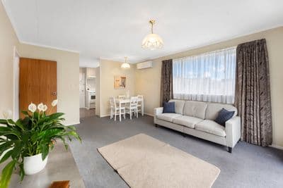 F2/31 Omaha Grove, Totara Park, Upper Hutt City, Wellington | Tall Poppy 