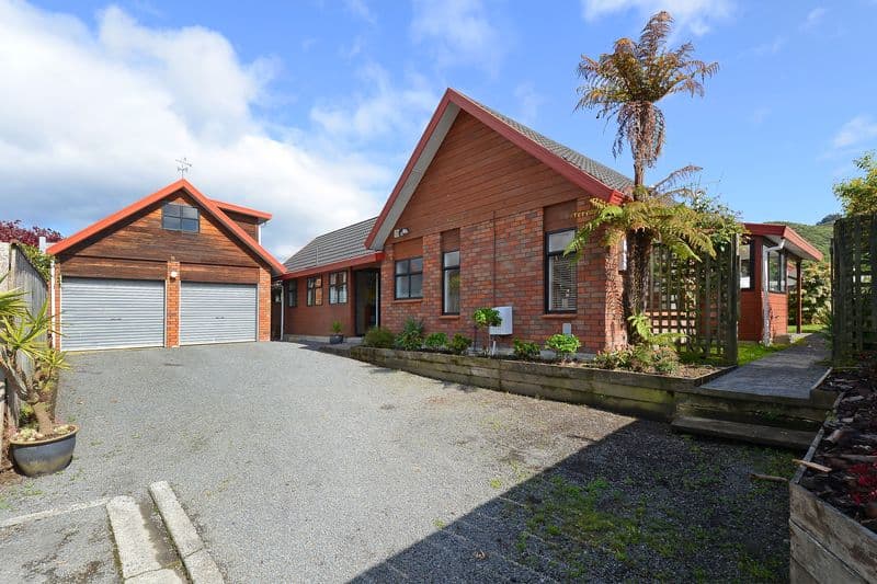 11 Memphis Grove, Totara Park, Upper Hutt City