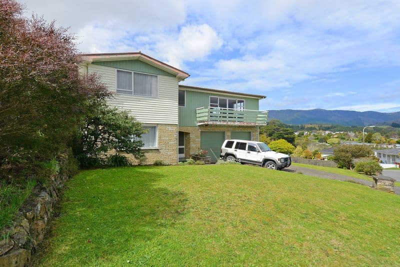 18 Sunnyview Drive, Upper Hutt, Upper Hutt City