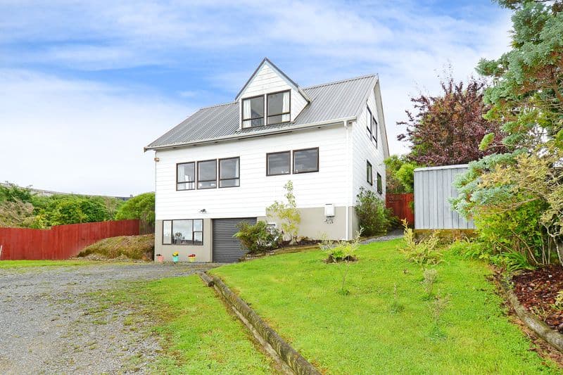 38 Blueberry Grove, Timberlea, Upper Hutt City