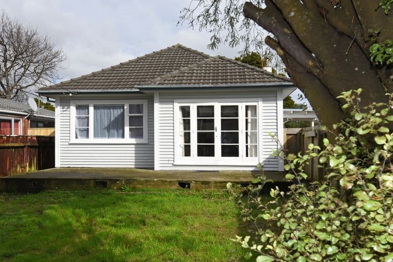 8 Mangaroa Hill Road, Maoribank, Upper Hutt City