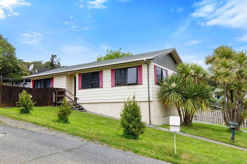 112 Norana Road, Timberlea, Upper Hutt City