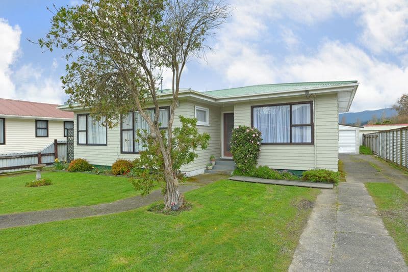 10 Parkway, Wainuiomata , Lower Hutt City