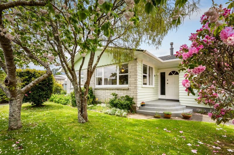 21 Longfellow Street, Trentham, Upper Hutt City