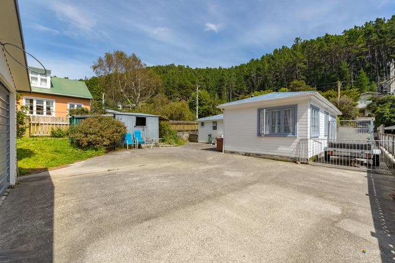 35 Elmslie Road, Pinehaven, Upper Hutt City