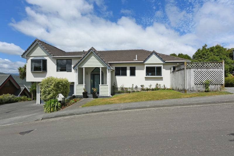 2 Avonlea Grove, Belmont, Lower Hutt City