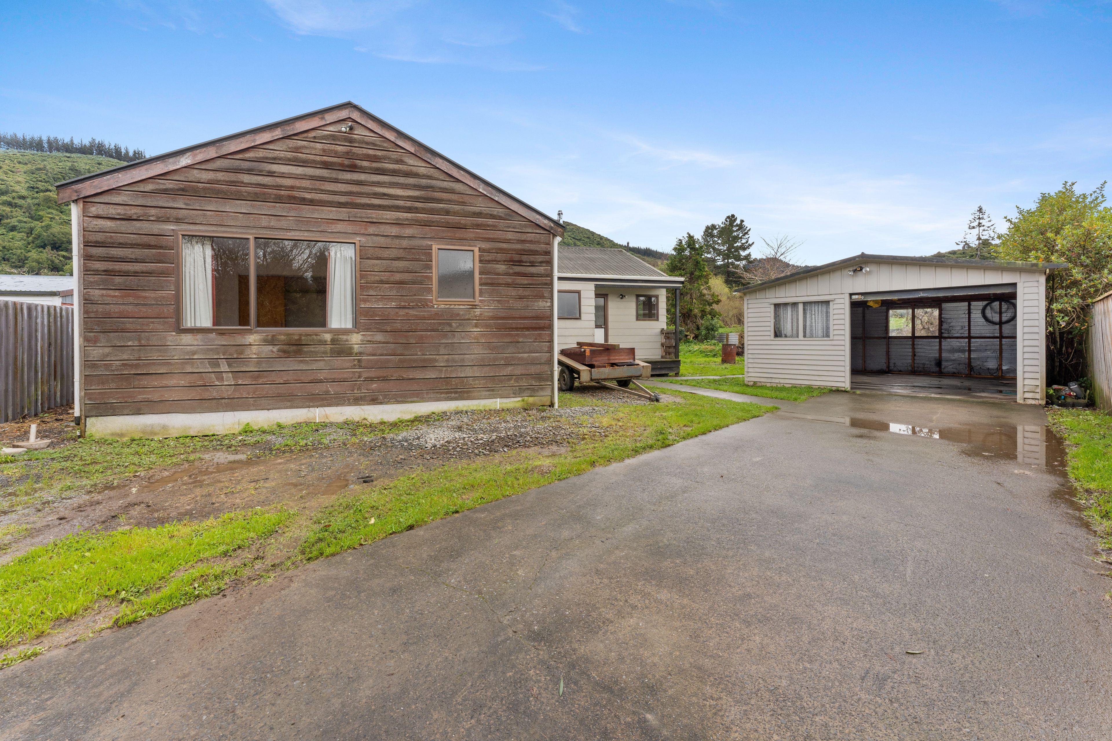 11A Gemstone Drive, Birchville, Upper Hutt City, Wellington | Tall Poppy 