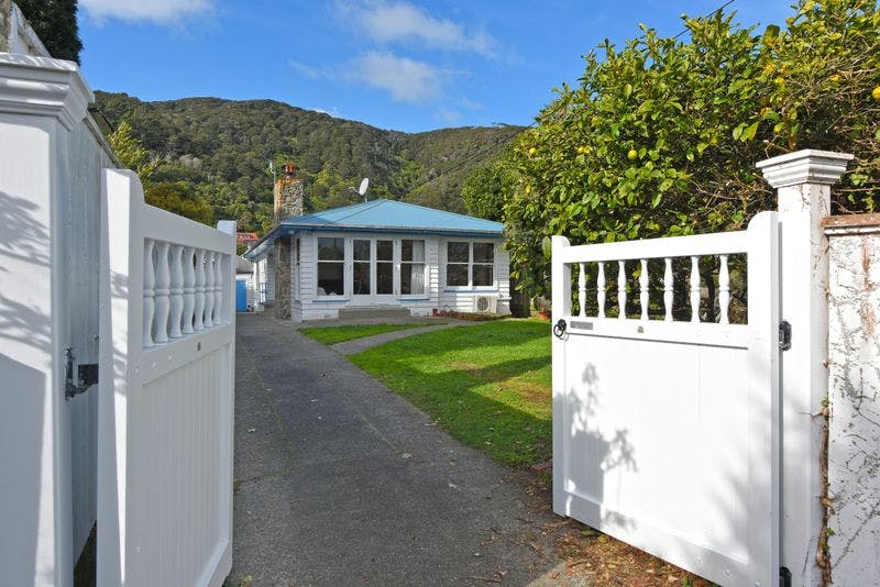 8 Maire Street, Eastbourne, Lower Hutt City