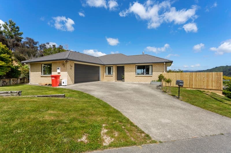 32 Mt Marua Drive, Timberlea, Upper Hutt City, Wellington | Tall Poppy 