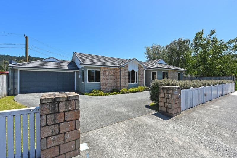 2a Field Street, Silverstream, Upper Hutt City