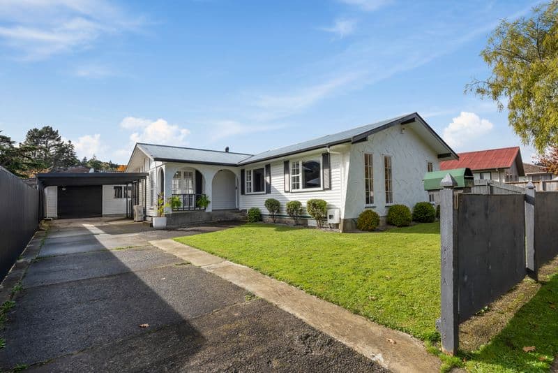 11 Gemstone Drive, Birchville, Upper Hutt City