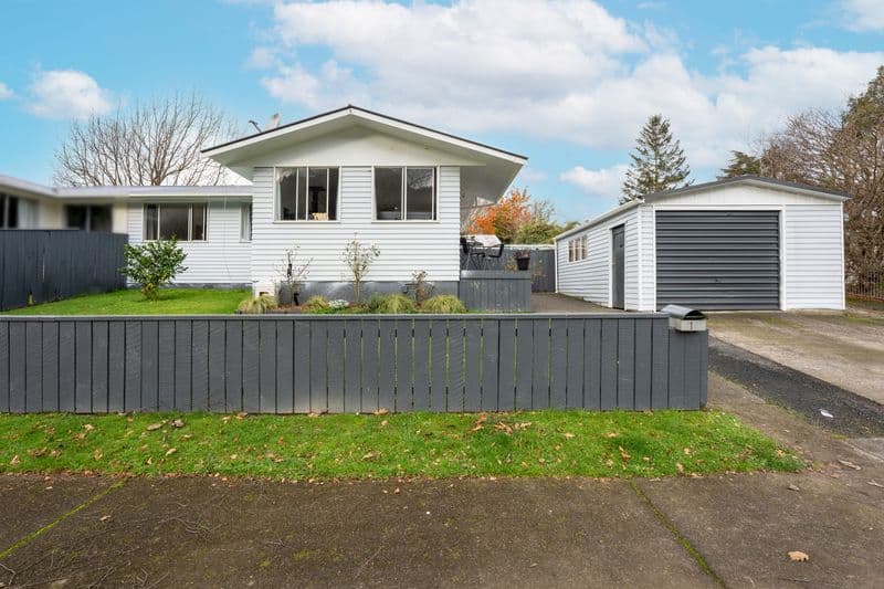 1 Agate Grove, Birchville, Upper Hutt City