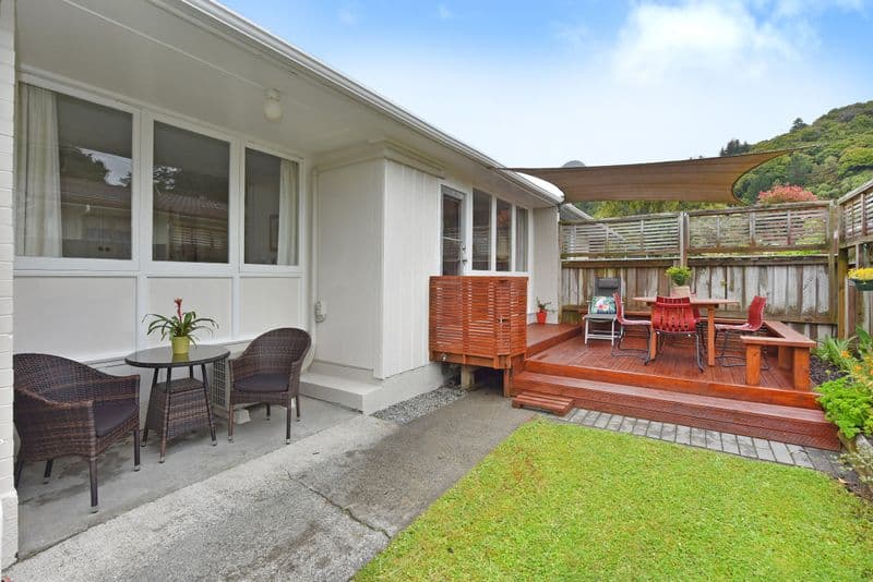 2/15a Lane Street, Wallaceville, Upper Hutt City