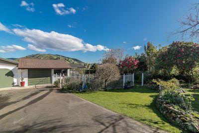 9 Te Maku Grove, Waikanae, Kapiti Coast, Wellington | Tall Poppy 