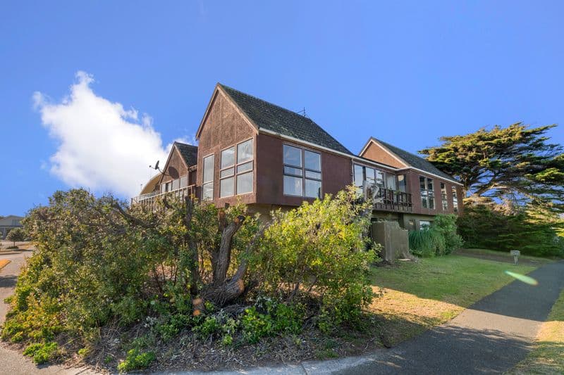 3 Ara Kuaka, Waikanae Beach, Kapiti Coast, Wellington | Tall Poppy 