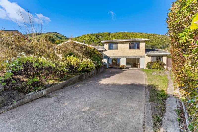 11 Te Maku Grove, Waikanae, Kapiti Coast