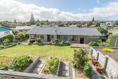 85 Queens Road, Waikanae Beach, Kapiti Coast, Wellington | Tall Poppy 