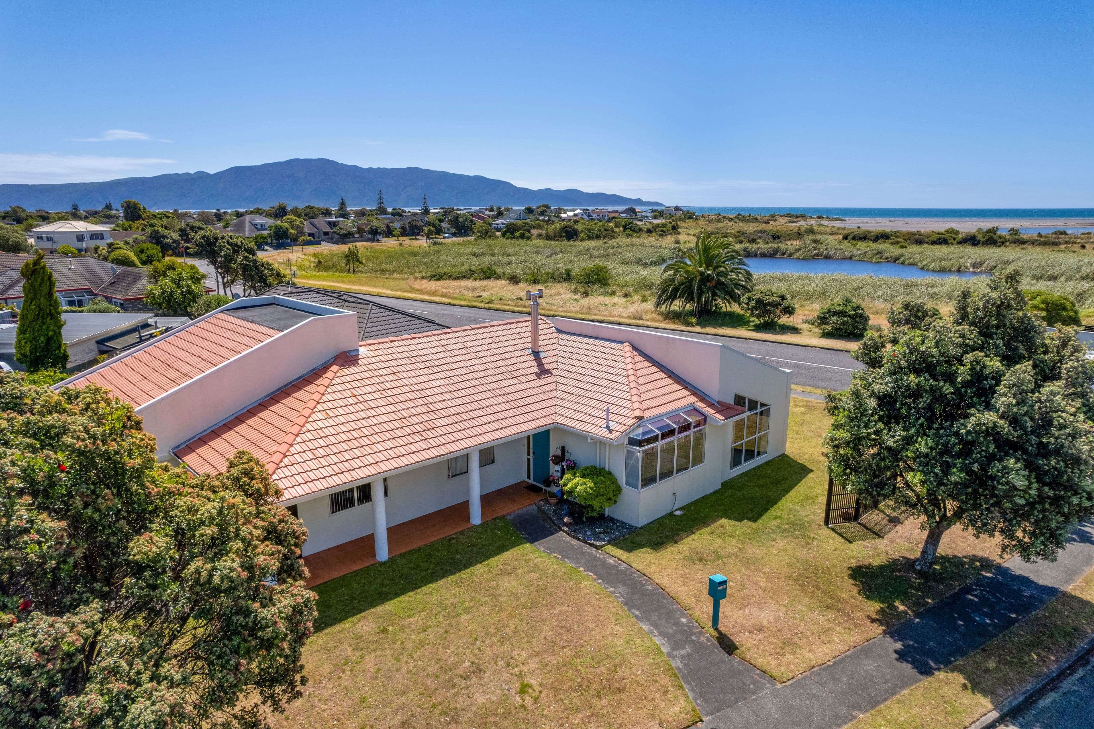 304 Manly Street, Paraparaumu Beach, Kapiti Coast, Wellington | Tall Poppy 