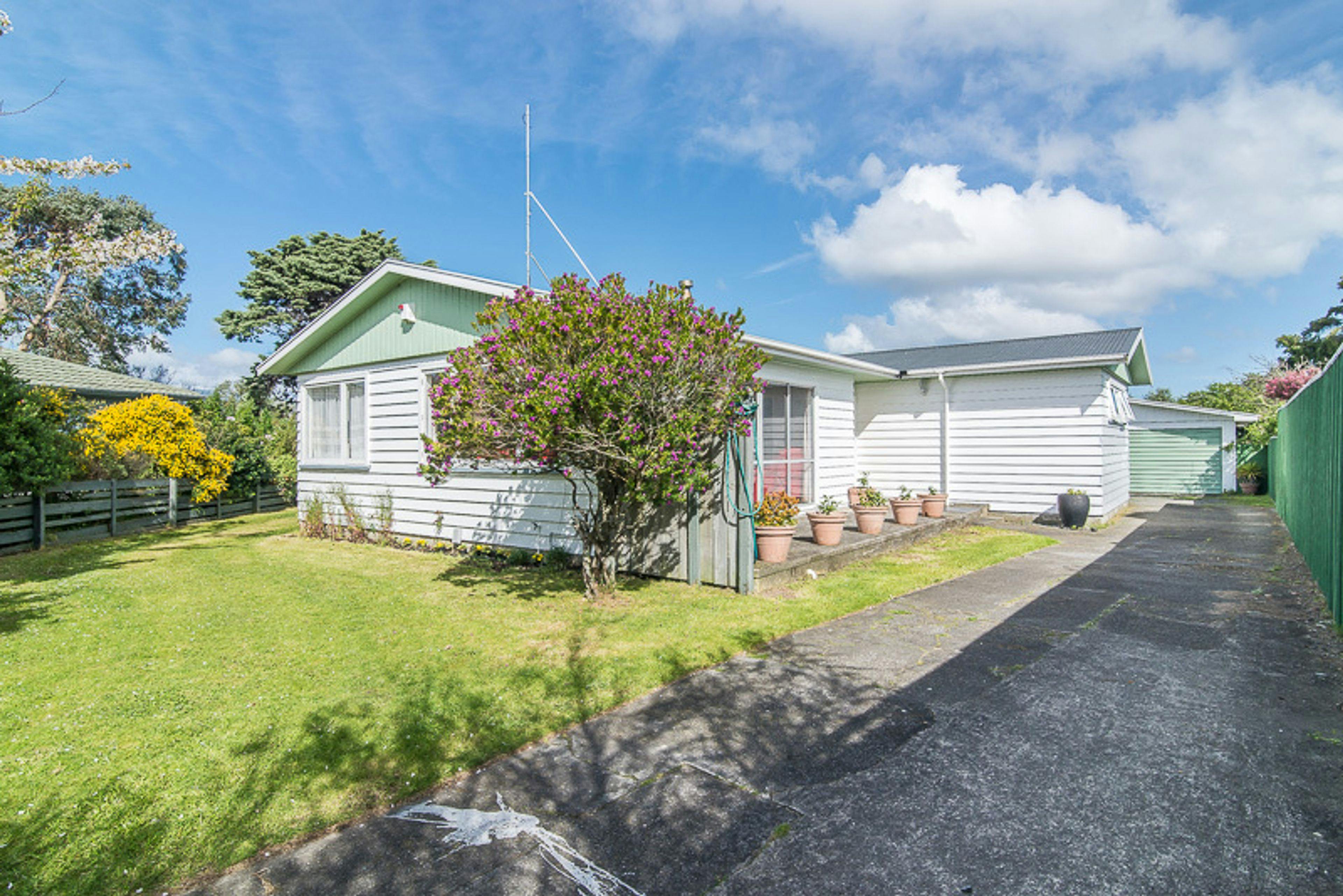 6 Dennis Grove, Paraparaumu Beach, Kapiti Coast, Wellington | Tall Poppy 