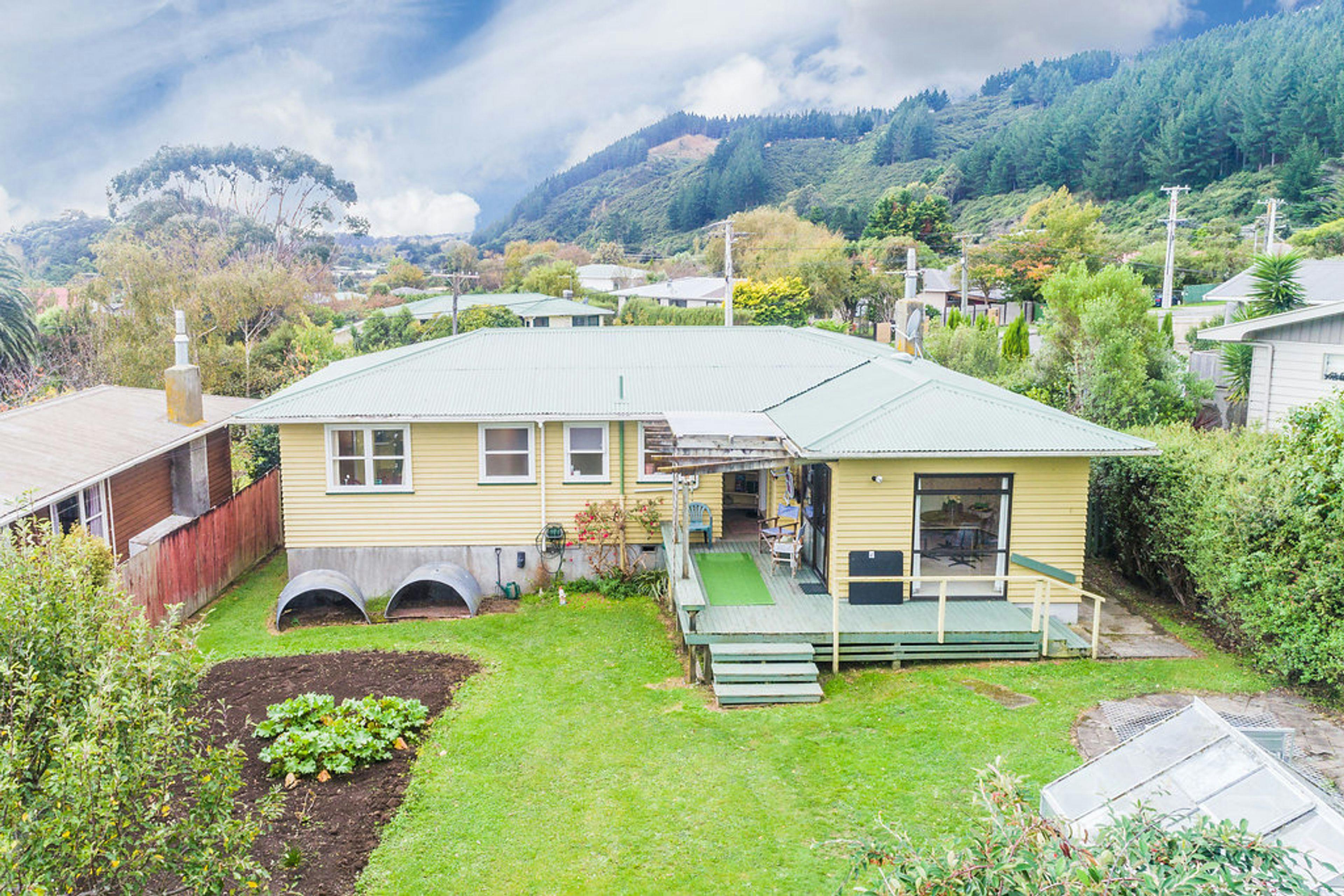 38 Kaitawa Crescent, Paraparaumu, Kapiti Coast, Wellington | Tall Poppy 