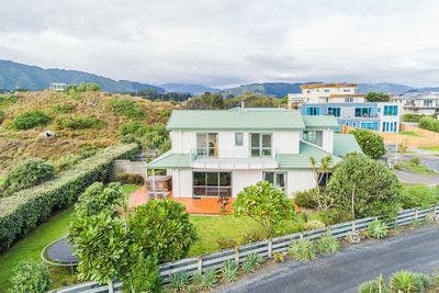 166 Field Way, Waikanae Beach, Kapiti Coast, Wellington | Tall Poppy 