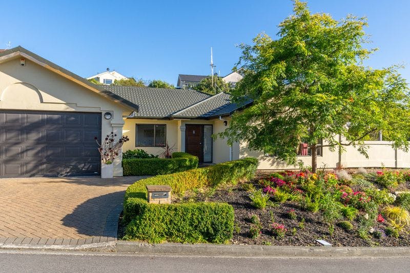 4 Gybe Place, Whitby, Porirua City