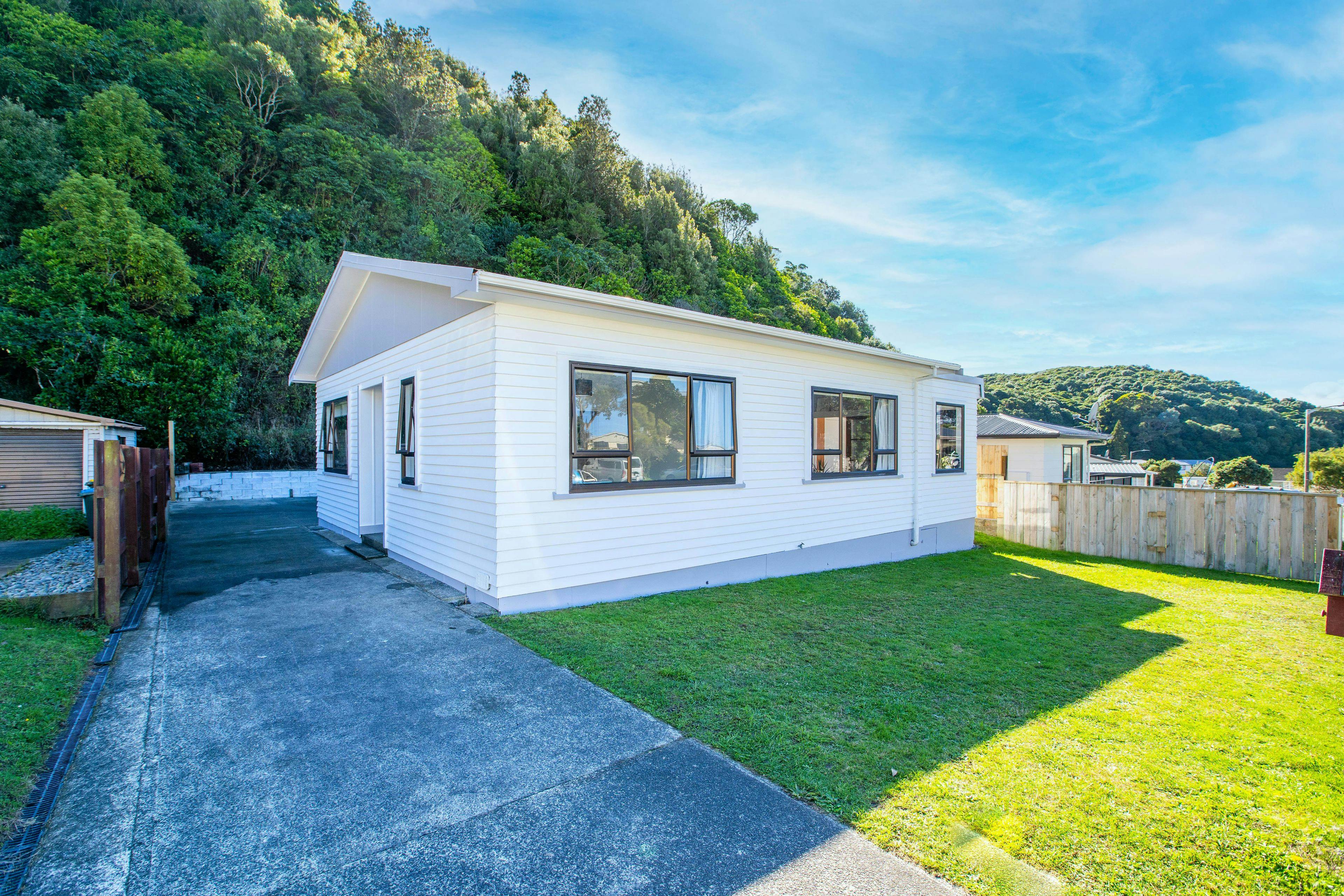 86 Rangituhi Crescent, Takapuwahia, Porirua City, Wellington | Tall Poppy 