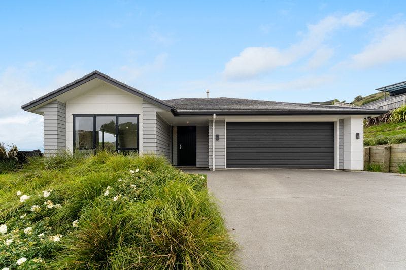 204 Navigation Drive, Whitby, Porirua City