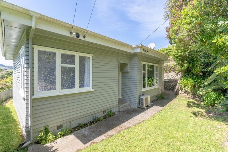 16 Frederick Street, Tawa, Wellington City