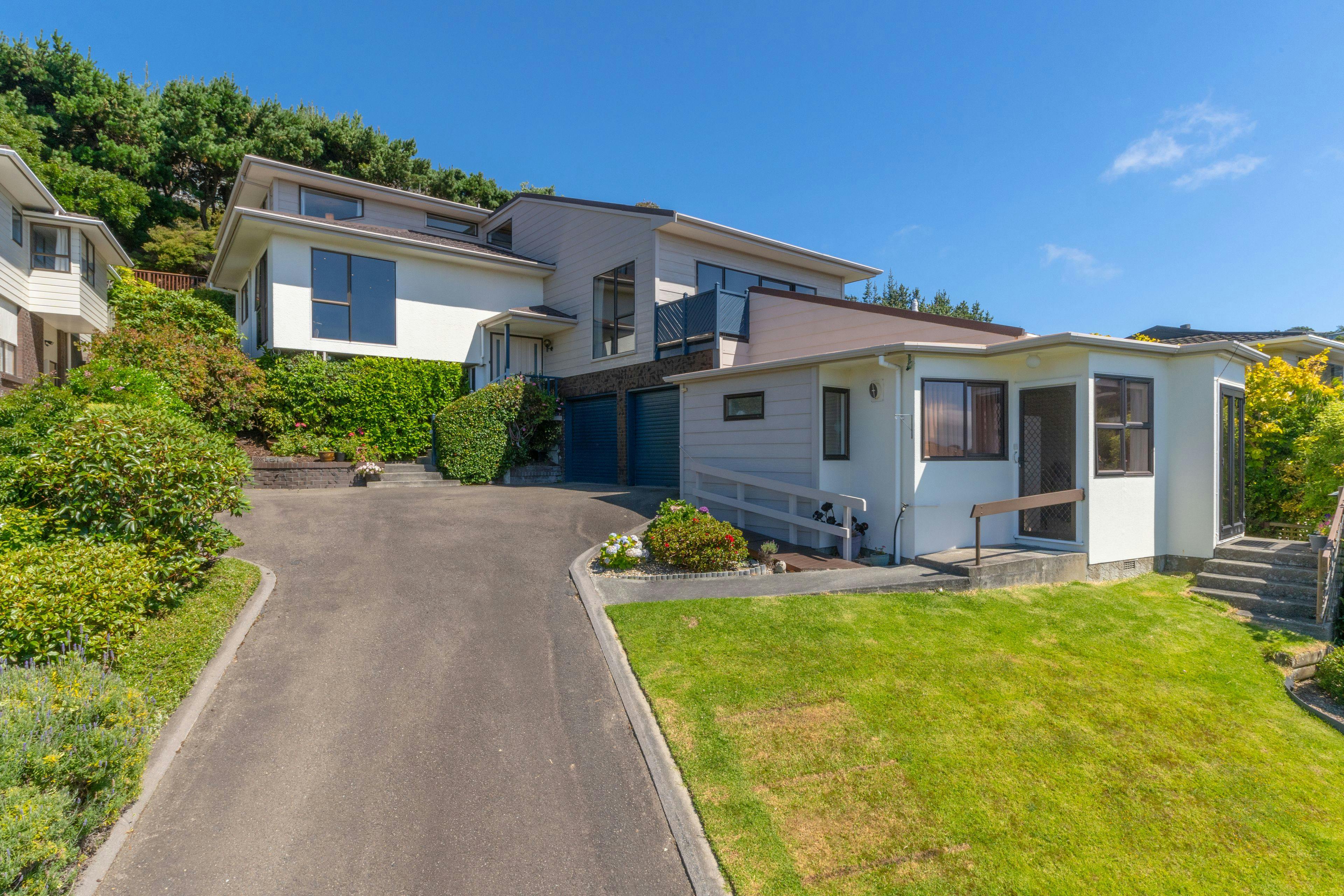 16 Bosun Terrace, Whitby, Porirua City, Wellington | Tall Poppy 